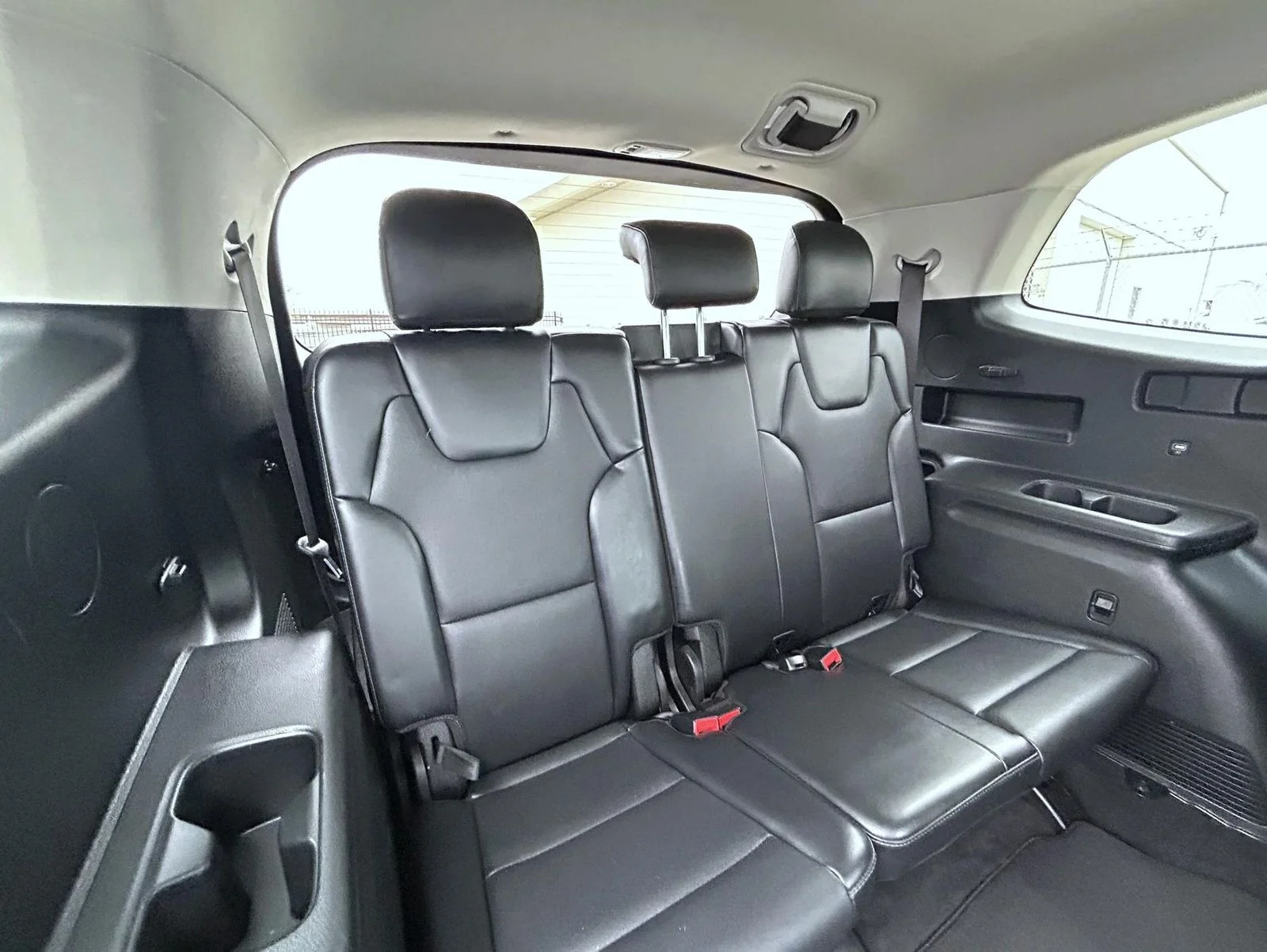 Used 2020 White Kia S image 21
