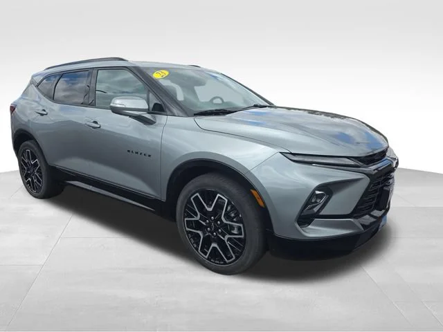 Used 2023 Sterling Gray Metallic Chevrolet RS image 9