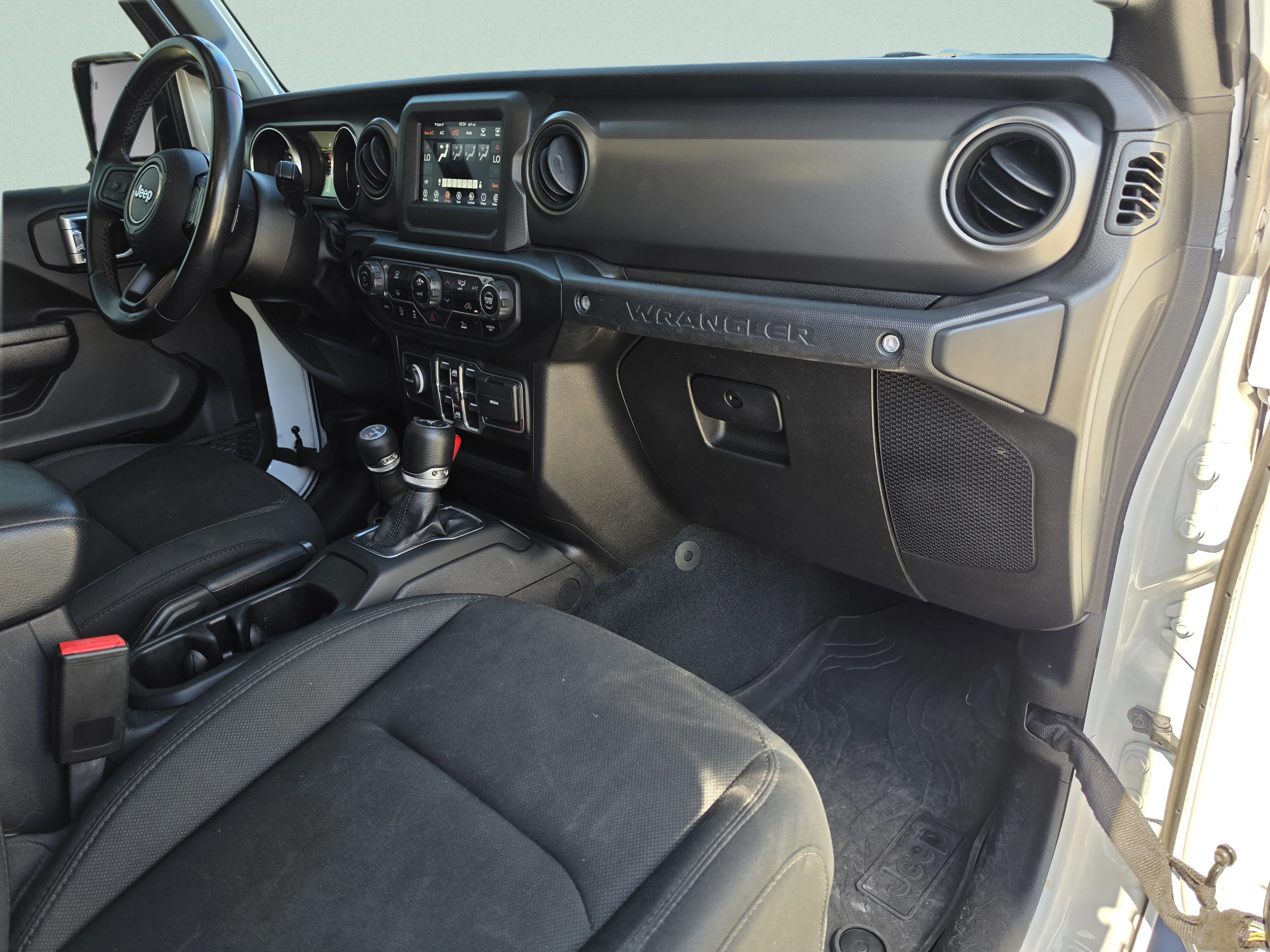 Used 2022 Bright White Clearcoat Jeep Unlimited Sport S image 14