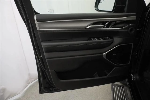 New 2026 High Gloss Black Exterior Paint Jeep Grand Wagoneer image 28