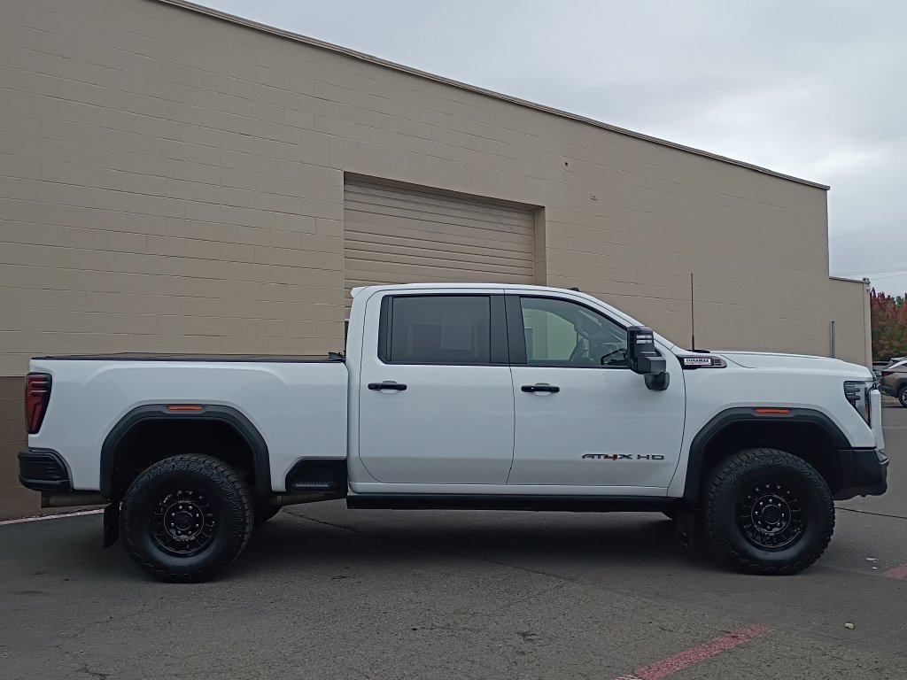 Used 2025 White GMC AT4X image 3