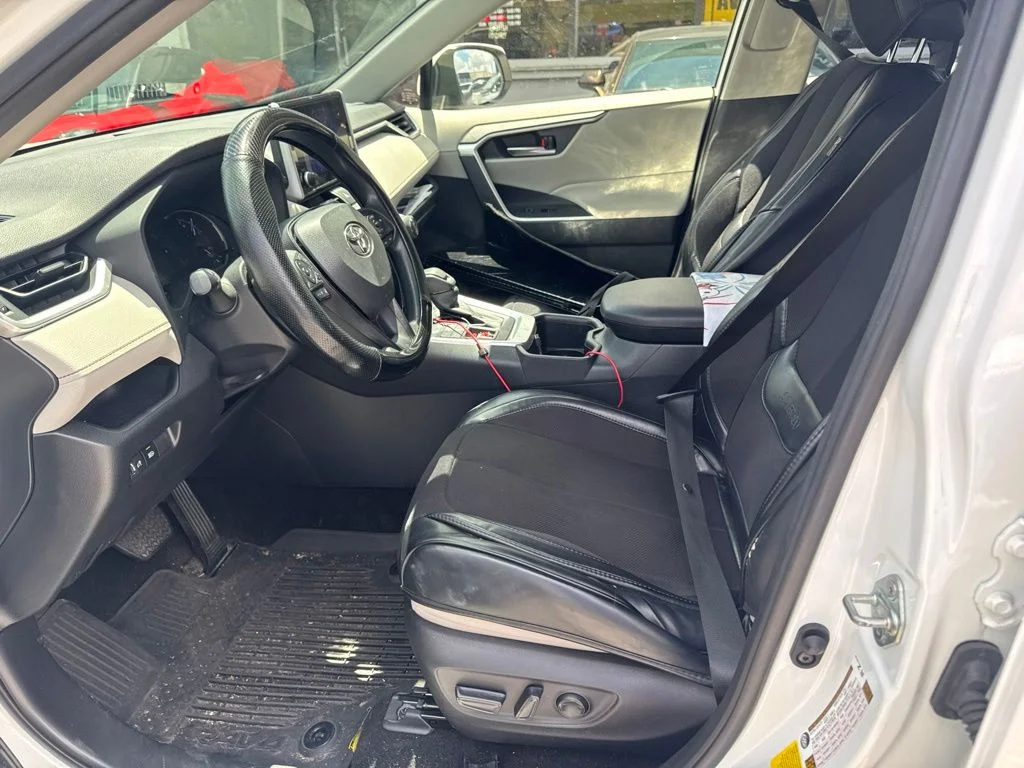 Used 2024 Ice Toyota XLE image 8