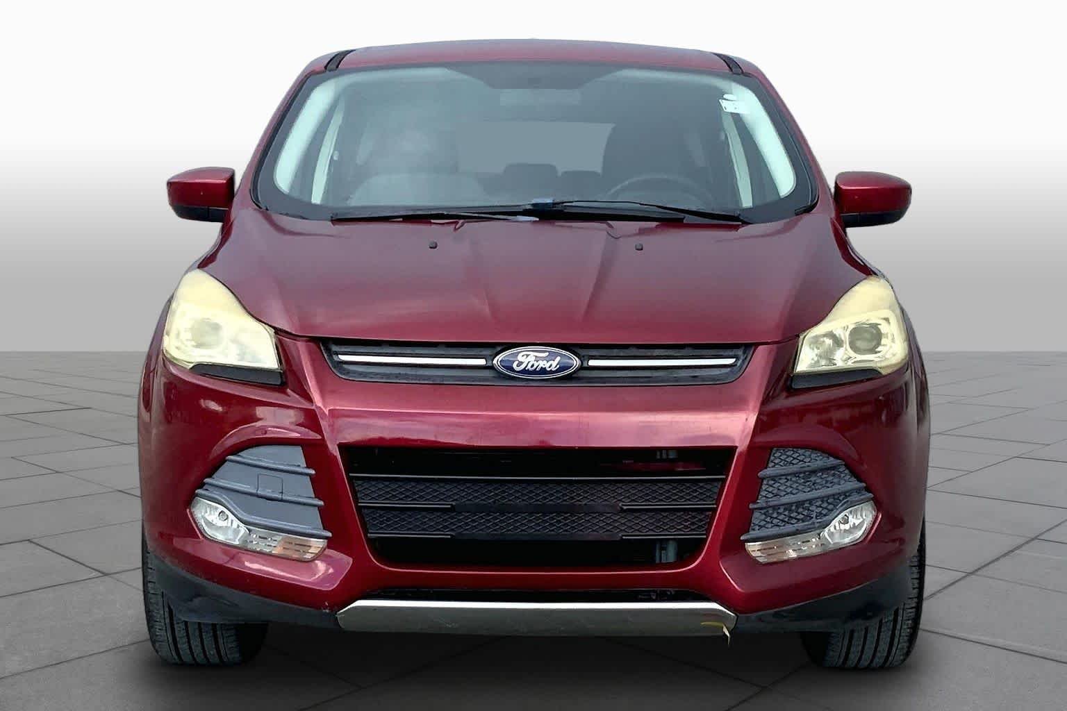 Used 2016 Ruby Red Metallic Tinted Clearcoat Ford SE image 4