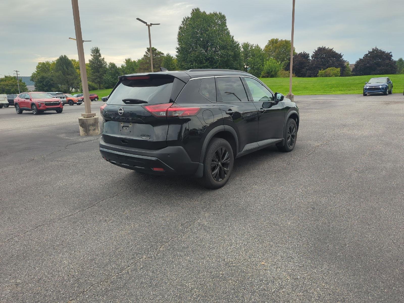 Used 2023 Super Black Nissan SV image 7