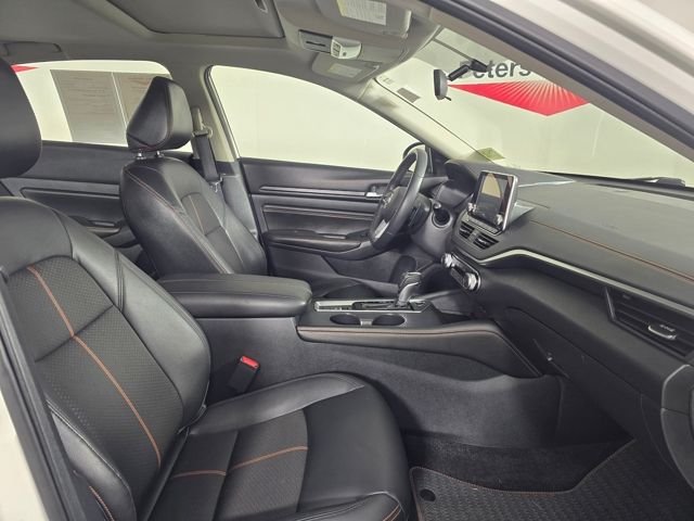 Used 2019 Pearl White Nissan 2.5 SR image 2