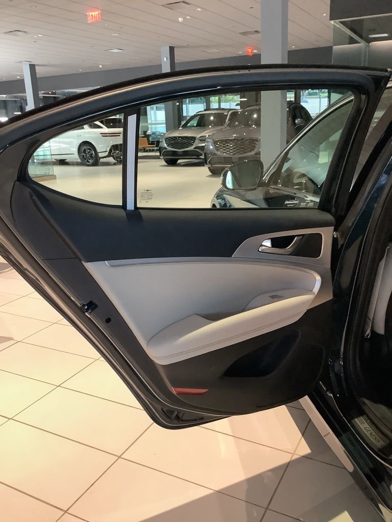 2023 GENESIS G70 Standard - Photo 12
