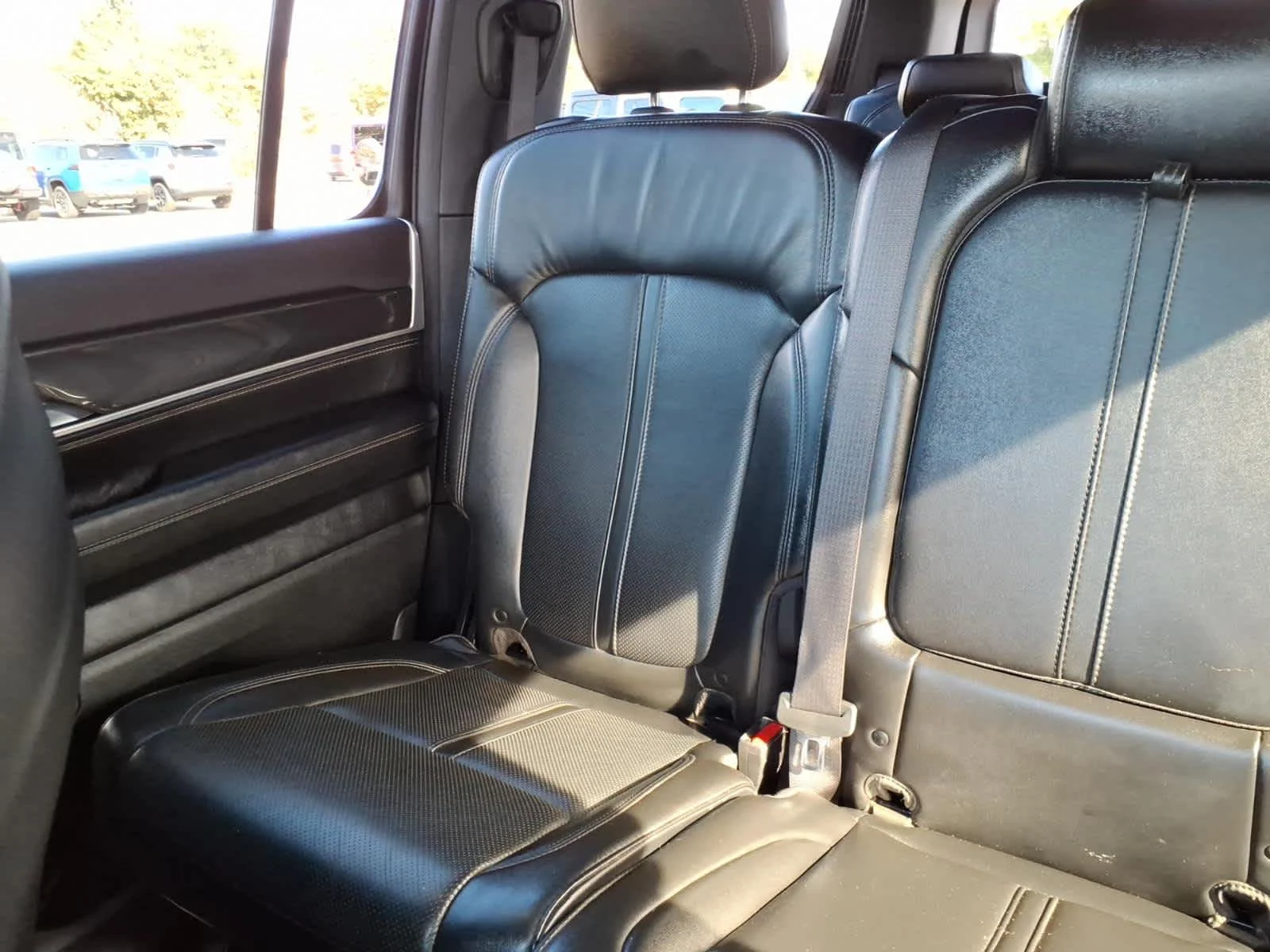 Certified Used 2023 Diamond Black Crystal Pearlcoat Jeep  image 17