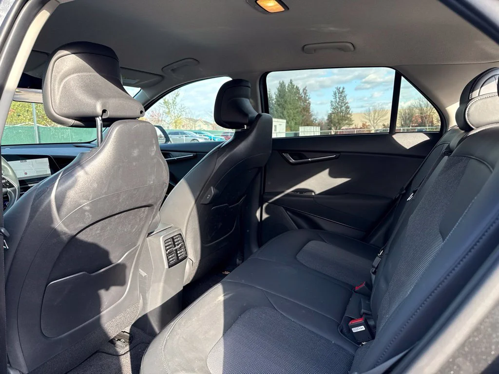 Used 2023 Graphite Gray Kia Wind image 18