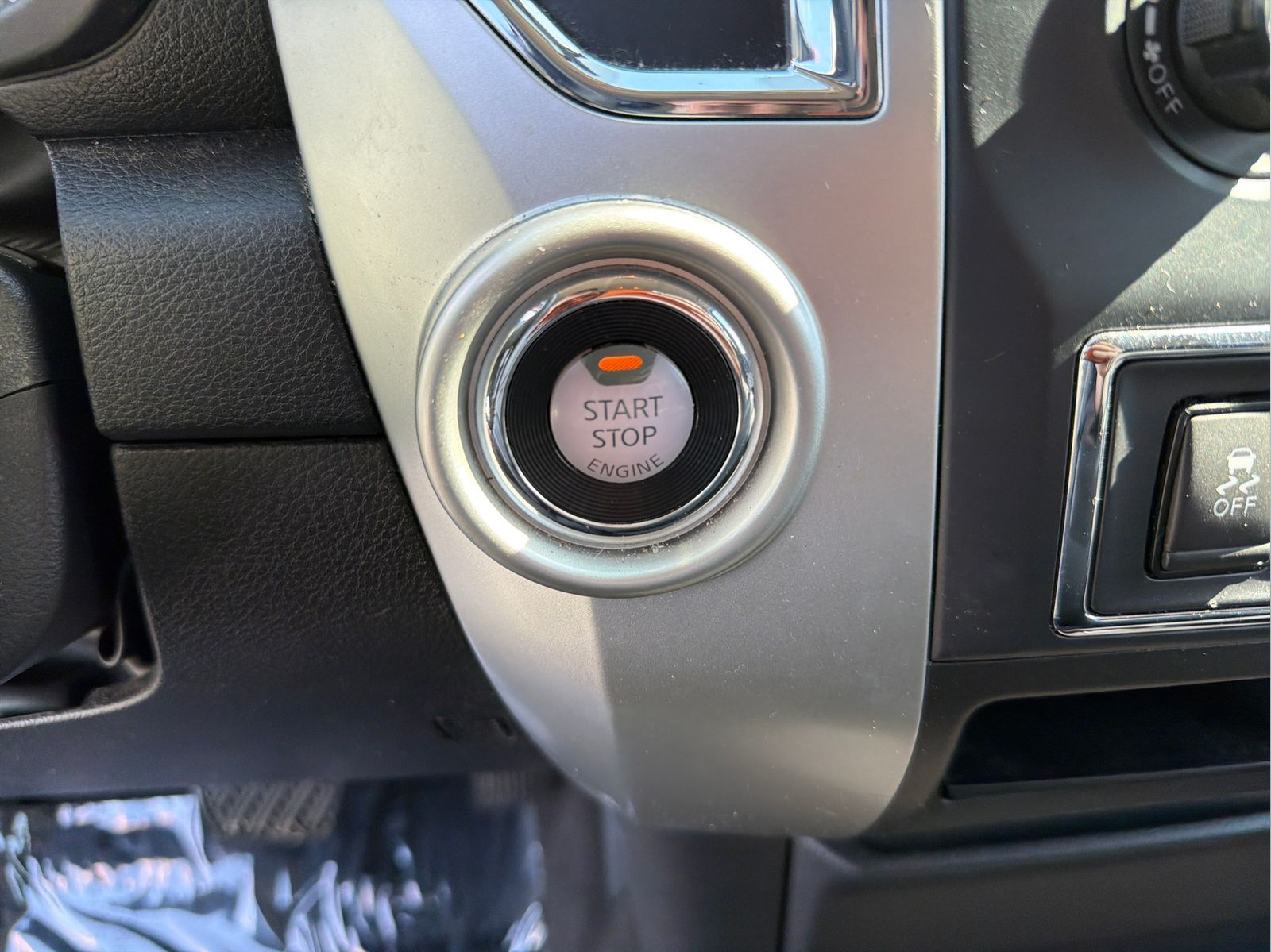 Used 2017 White Nissan SV image 20