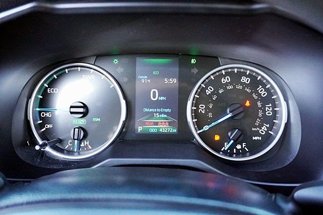 Used 2021 Silver Toyota XLE image 32
