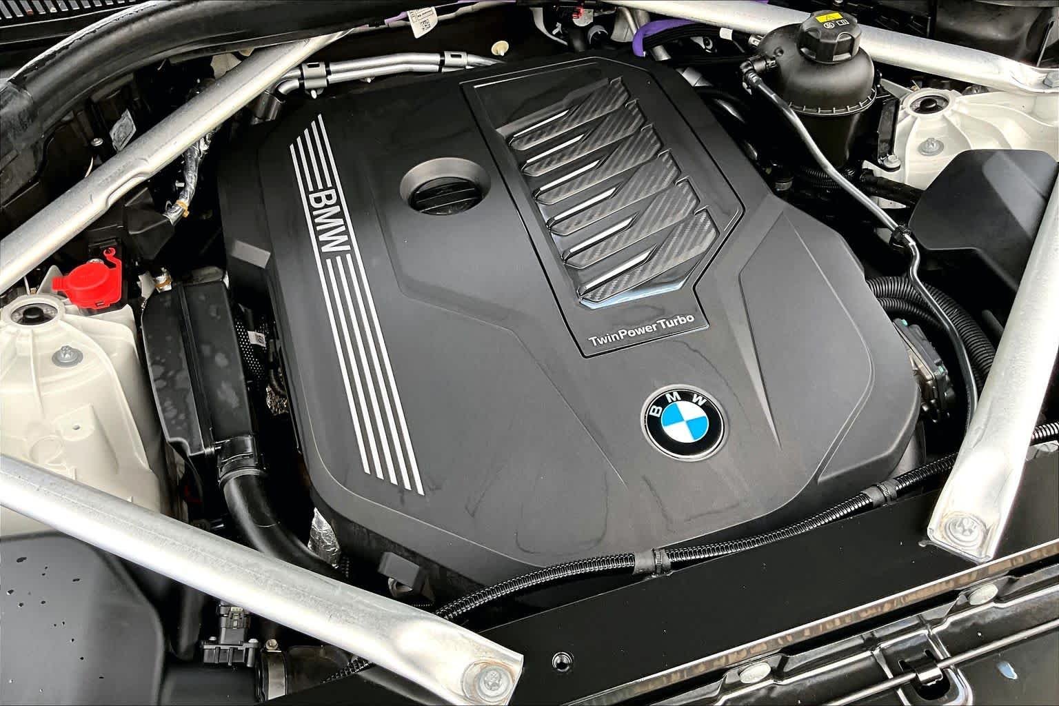 Used 2023 Alpine White BMW sDrive40i image 33