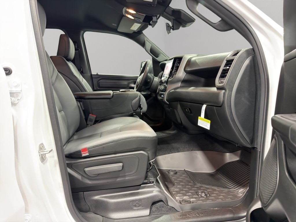 New 2026 Bright White Clearcoat RAM Tradesman image 15