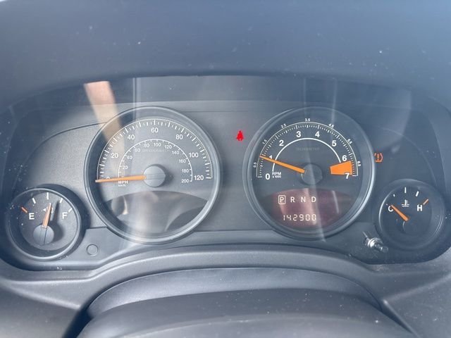 Used 2016 White Jeep Sport image 19