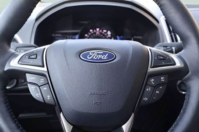 Used 2022 White Ford Titanium image 18