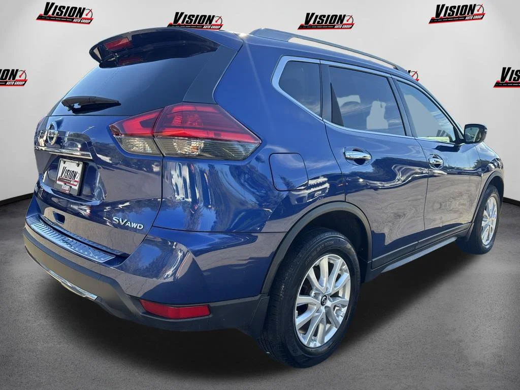 Used 2017 Blue Nissan SV image 5