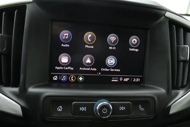 Used 2023 SUMMIT WHITE GMC SLE image 13