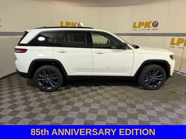 New 2026 Bright White Clear-Coat Exterior Paint Jeep 85th Anniversary Edition image 2