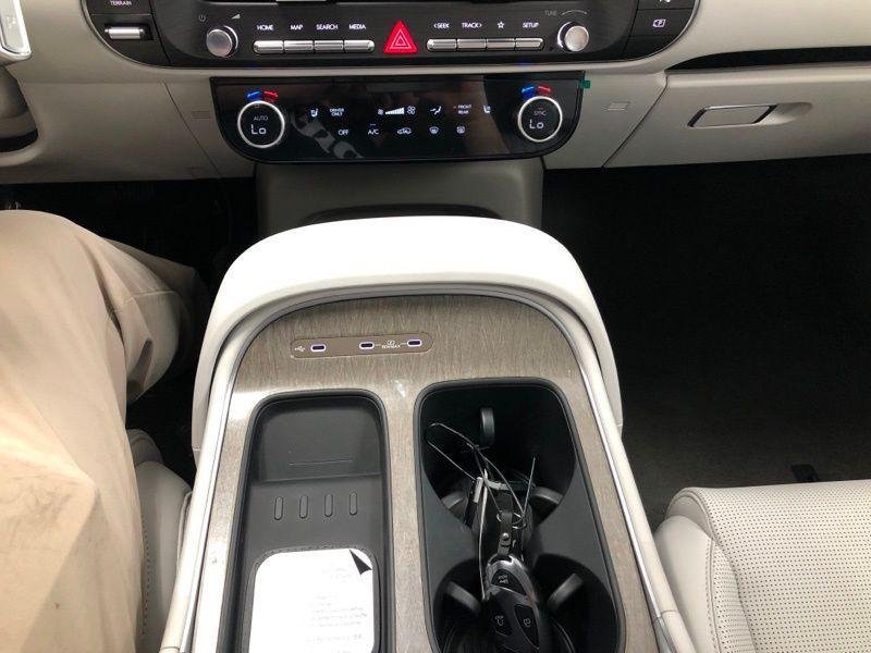 New 2026 Black Hyundai SEL 7P image 29