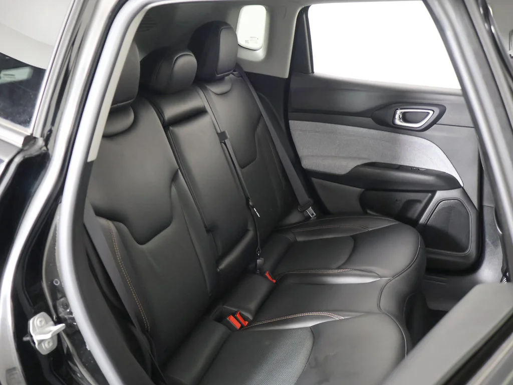 Used 2022 Black Jeep Latitude Lux image 26