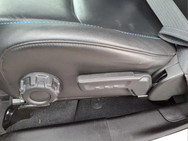 Used 2023 Silver Jeep Rubicon 4xe image 19