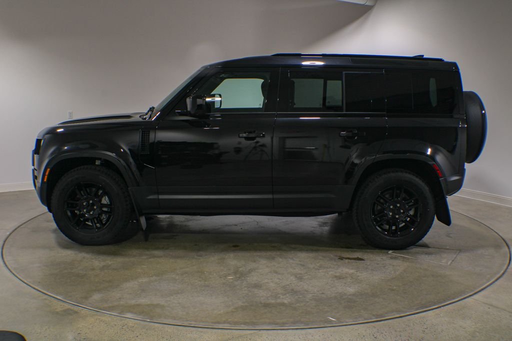 New 2026 Santorini Black Land Rover S image 3