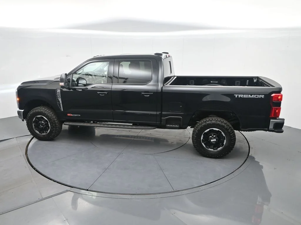 New 2026 Agate Black Metallic Ford F-250® Lariat® image 31