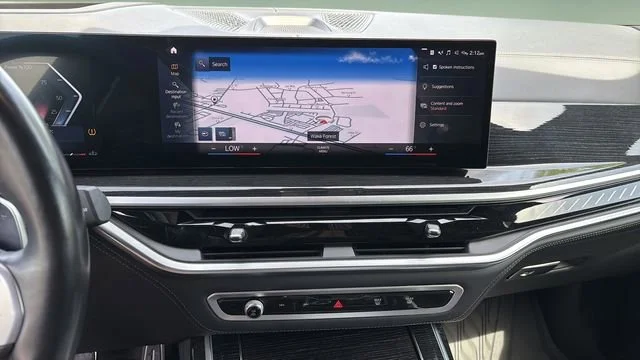 Used 2023 White BMW M60i image 26