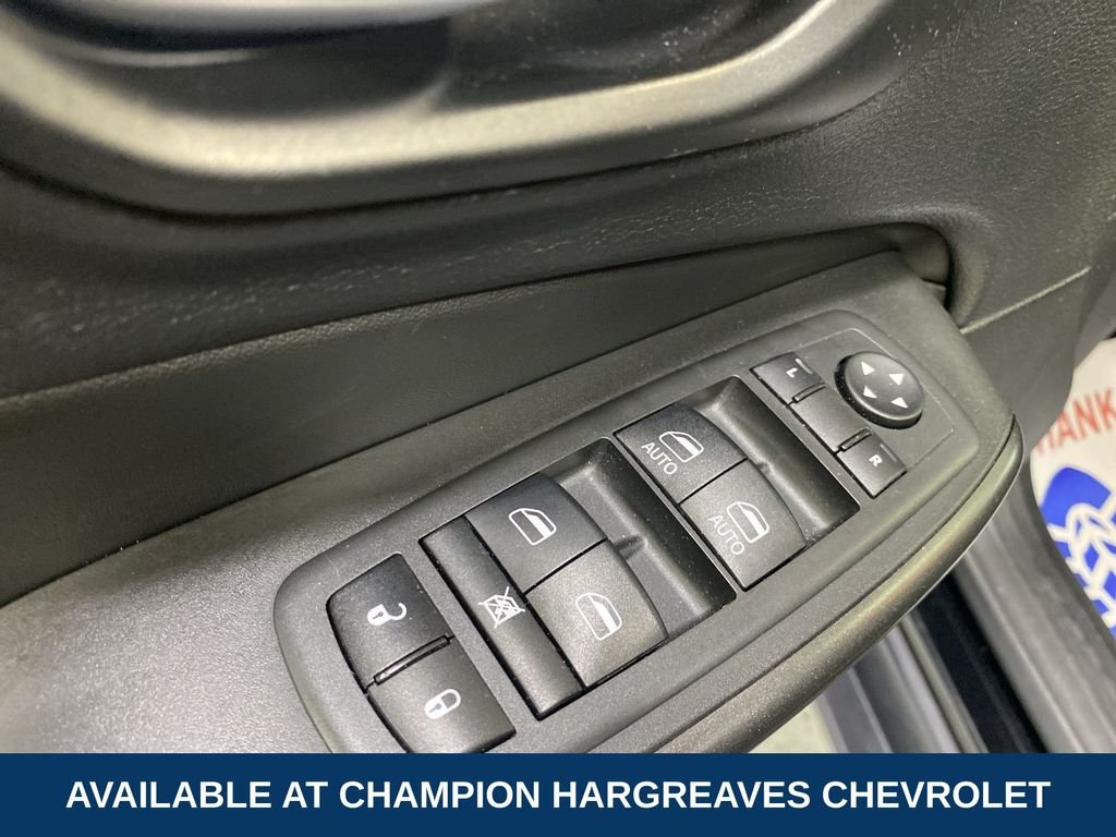 Used 2021 Diamond Black Jeep Trailhawk image 31
