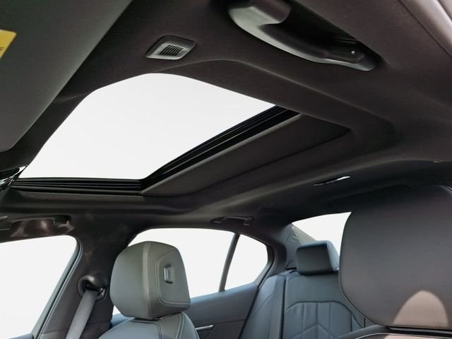 New 2027 Alpine White BMW 540i xDrive image 11