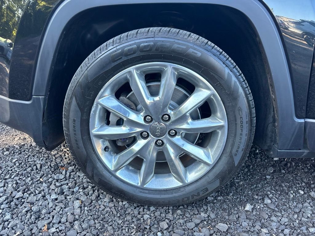 Used 2015 Black Jeep Limited image 11