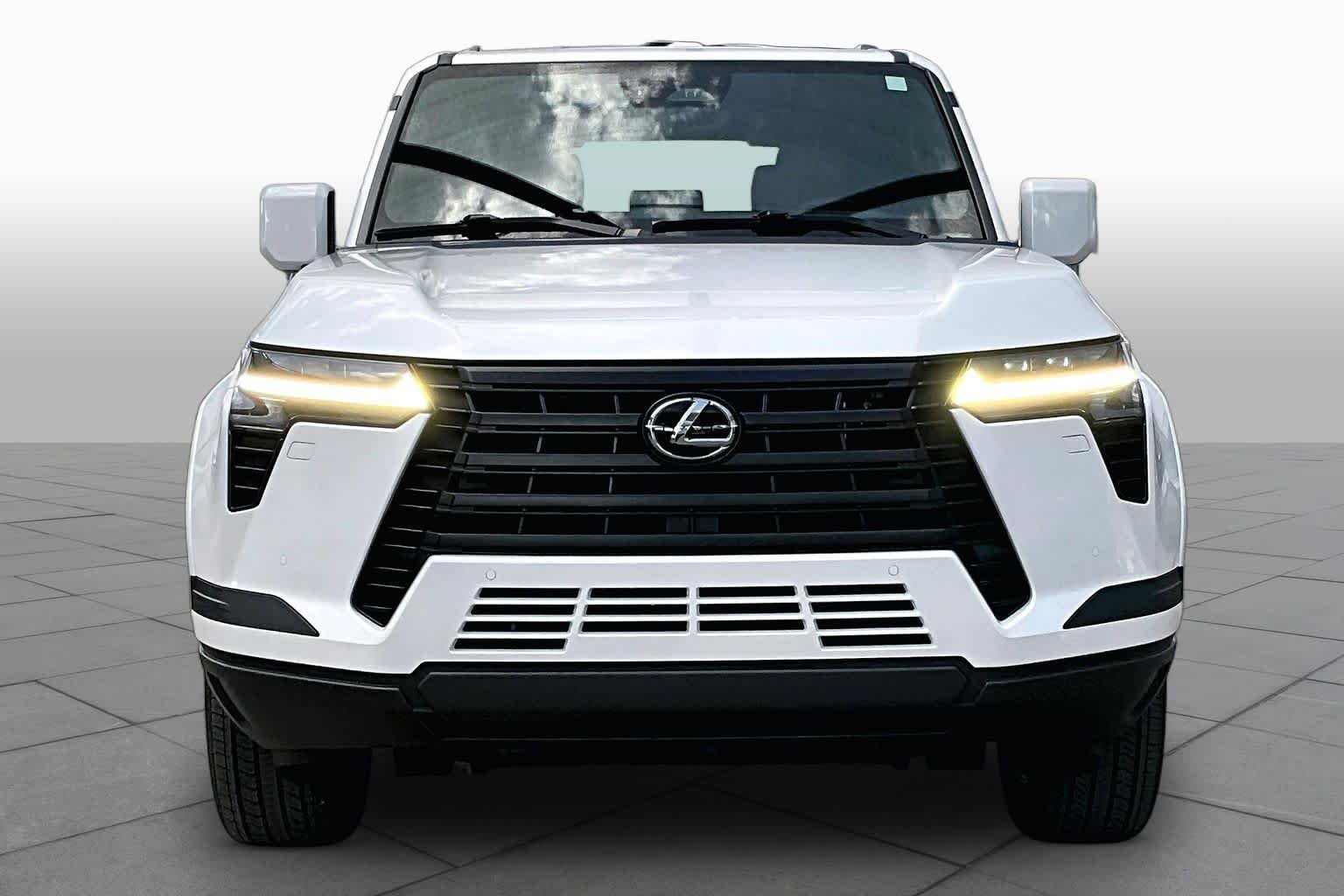 Used 2025 Eminent White Pearl Lexus Premium image 4