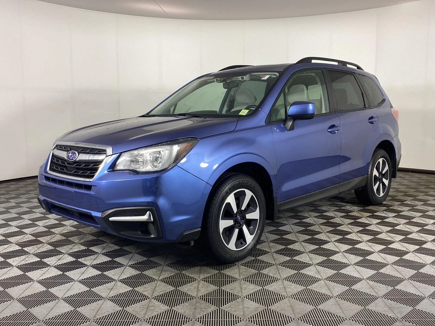 Used 2018 Quartz Blue Pearl Subaru Premium image 12
