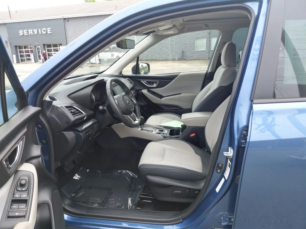 Used 2023 Horizon Blue Pearl Subaru Premium image 20