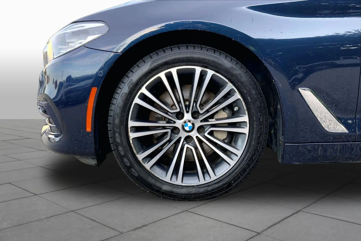 Used 2017 Bluestone Metallic BMW 540i xDrive image 11