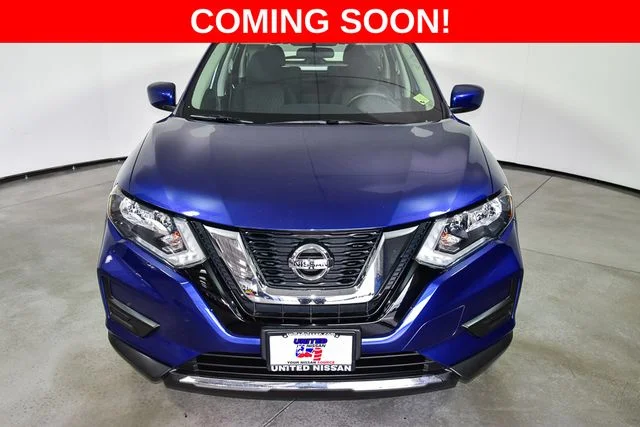 Used 2017 Blue Nissan S image 8