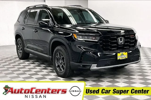 2025 Honda Pilot TrailSport AWD's photo