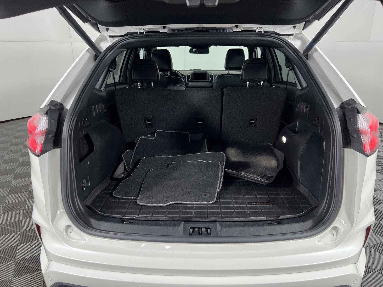 Used 2023 Star White Metallic Tri-Coat Ford ST image 6