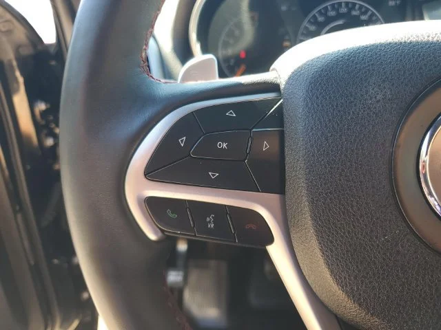 Used 2018 Diamond Black C Jeep Trailhawk image 18