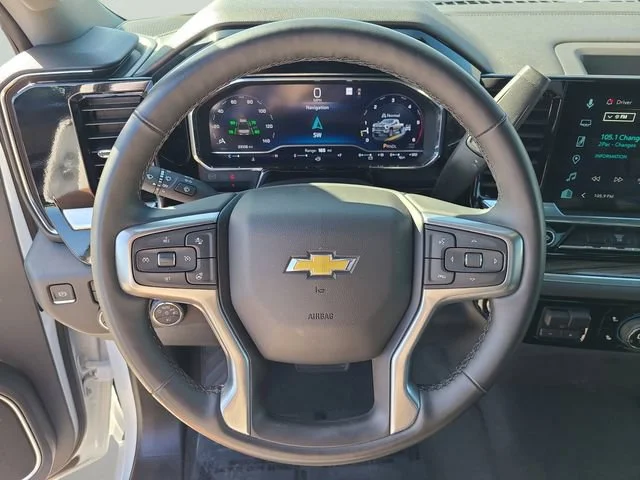 Used 2025 Summit White Chevrolet LT image 24