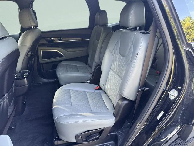 Used 2023 Black Kia EX X-Line image 20
