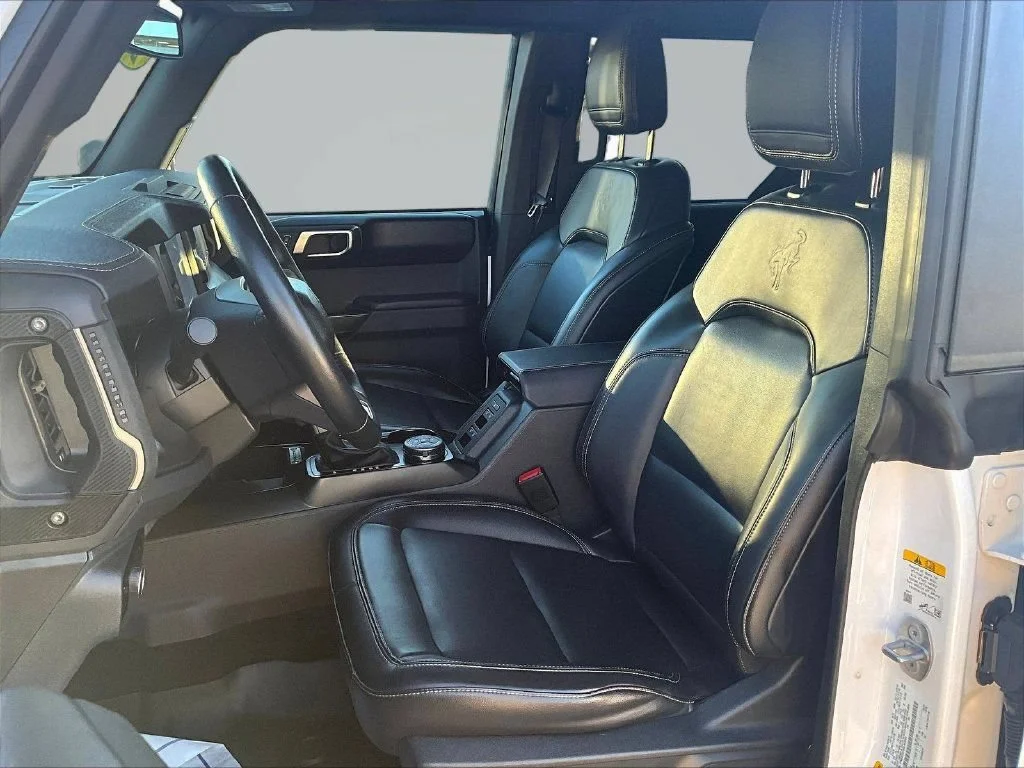 Used 2025 Oxford White Ford Badlands image 23