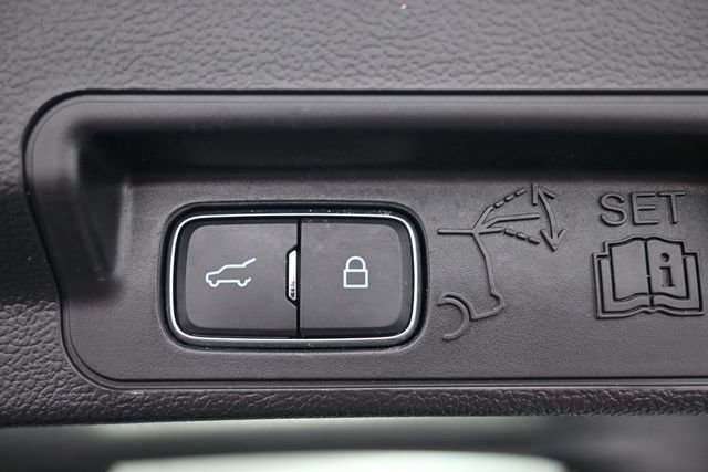 Used 2020 White Ford XLT image 14