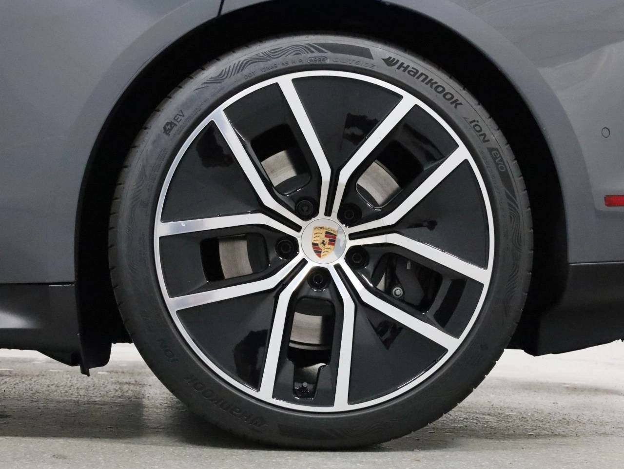 New 2026 Slate Grey Neo Porsche 4 Black Edition image 37