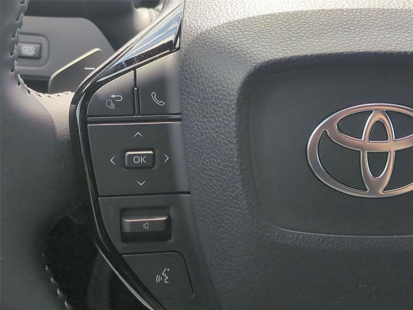 New 2026 Midnight Black Metallic Toyota XLE image 16