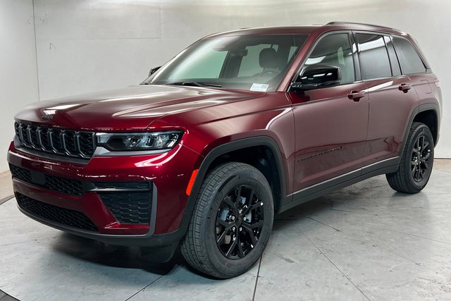 2026 Jeep Grand Cherokee Laredo Altitude