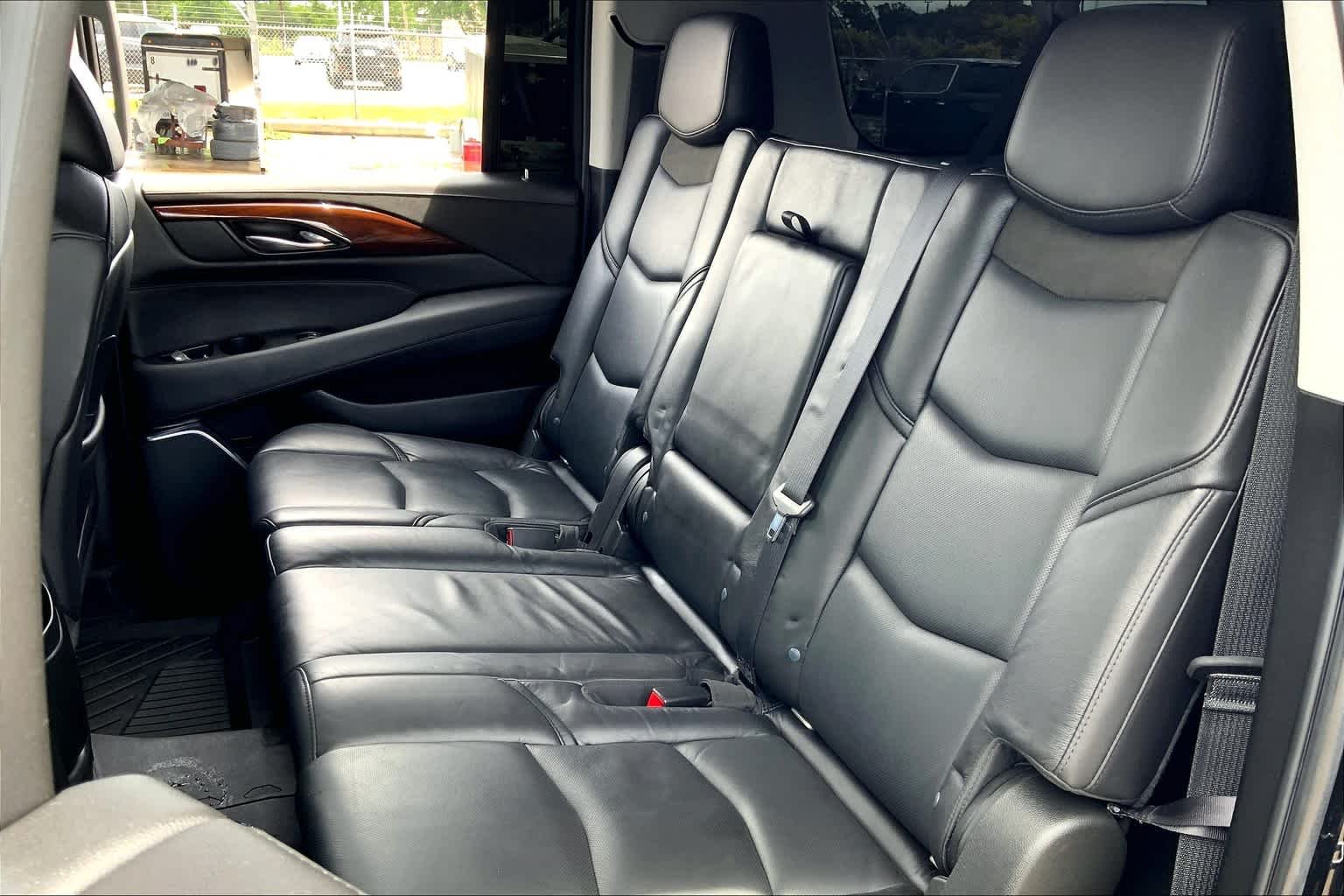 Used 2019 BLACK RAVEN Cadillac Luxury image 21
