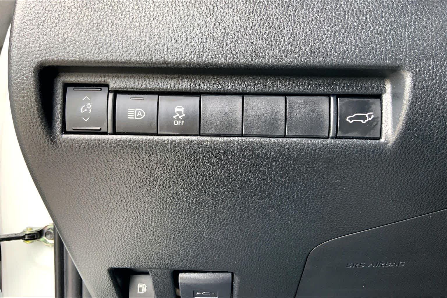 Used 2024 Wind Chill Pearl Toyota XLE image 33
