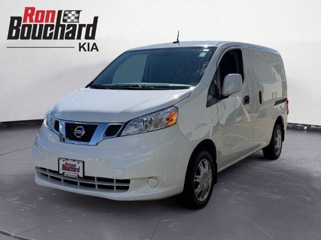 Used 2020 White Nissan SV image 5