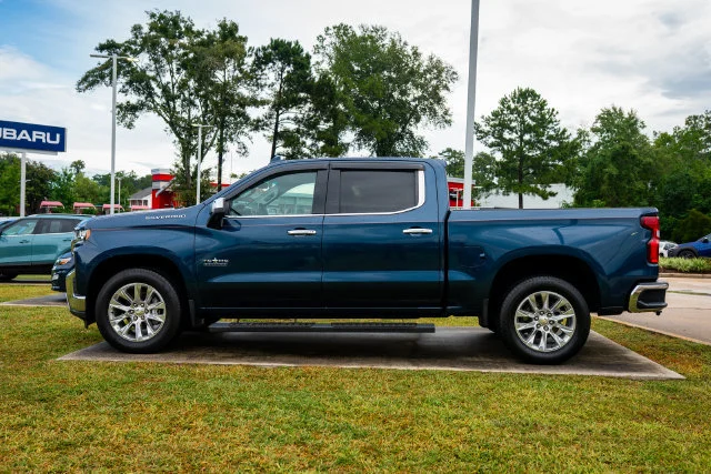 Used 2021 Northsky Blue Metallic Chevrolet LTZ image 2