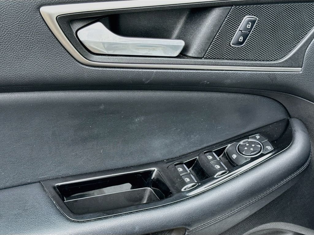 Used 2016 White Ford SEL image 20